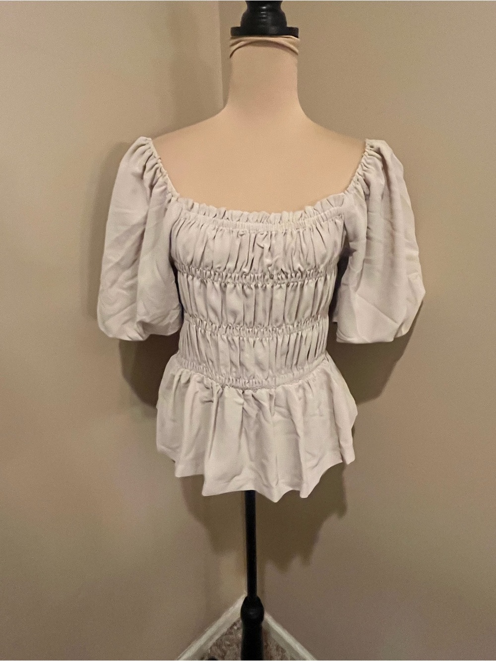 Ro & De Smocked Peplum Puff Sleeve Top - Champagne- size small